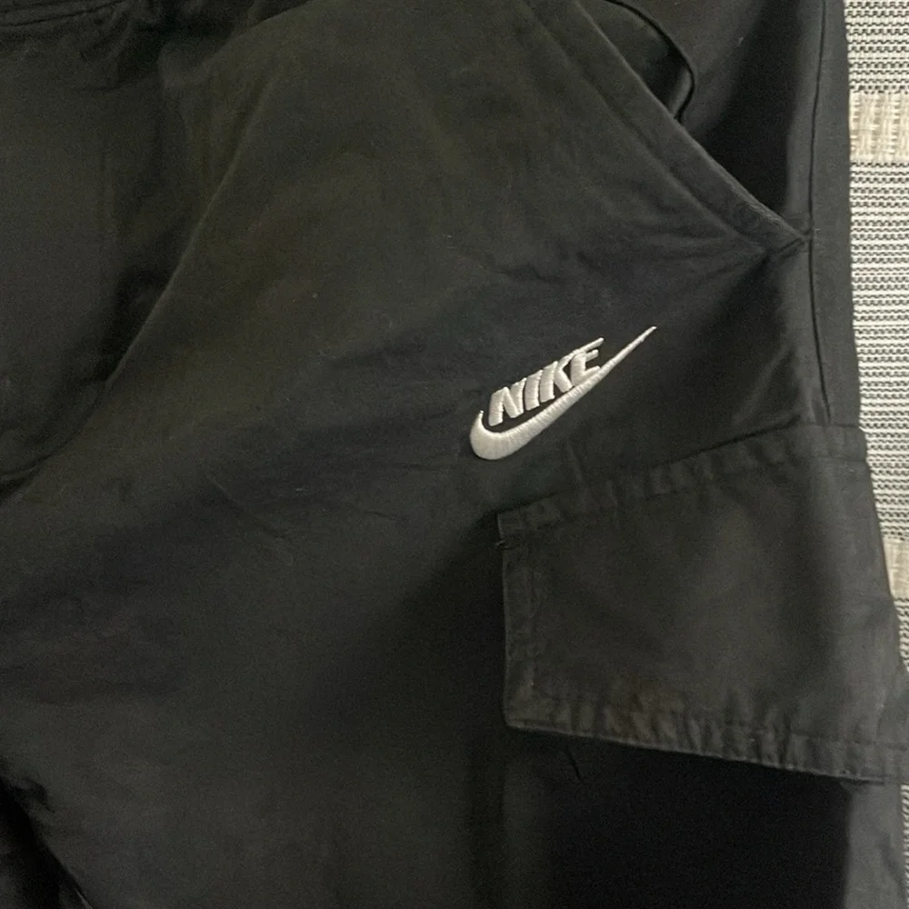 Nike Black Cargo Pants - Picture 3 of 6
